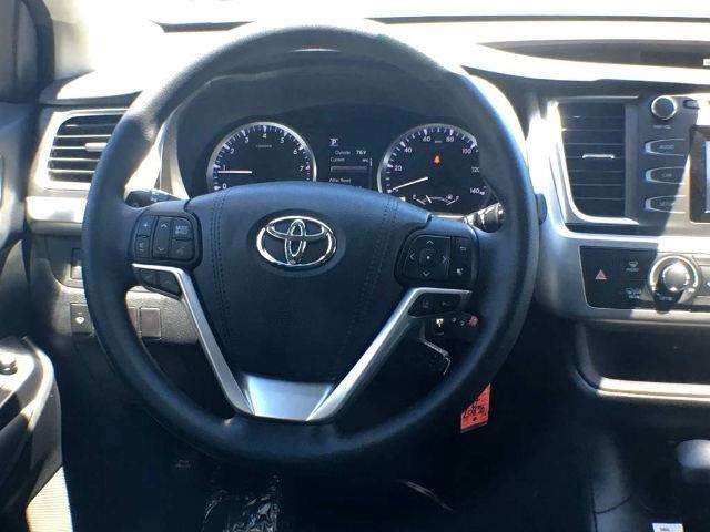 Toyota Highlander 2017 photo 17